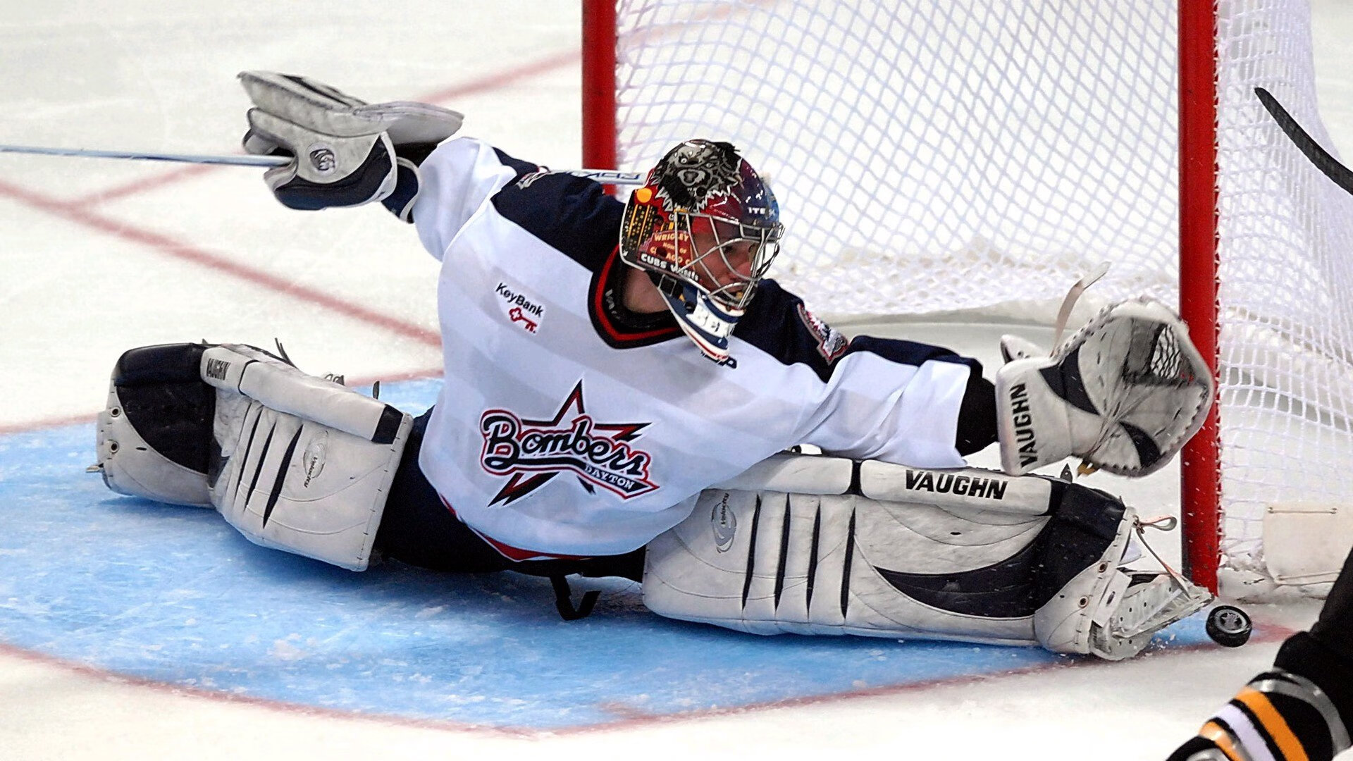 西班牙骑手托马斯·约夫雷在美国奥卡拉速度挑战赛中以最快成绩获胜。